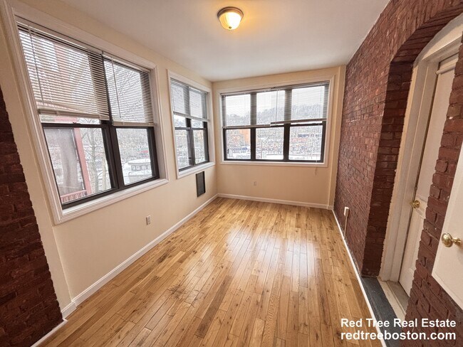 Building Photo - 191 Winthrop Rd