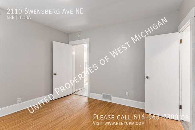 Building Photo - Available Now | 4 Bedroom 1.5 Bath Single ...