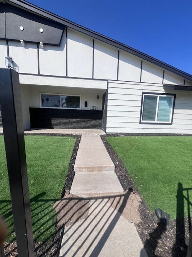 Building Photo - 1327 N Pennsylvania Ave Building Photo - 1327 N Pennsylvania Ave