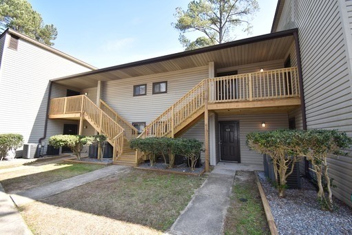 Applewood Village Apartments - Meadow Pointe Apartments