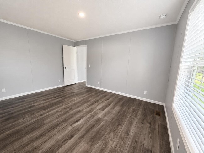Foto del edificio - 3643 Pinoak St