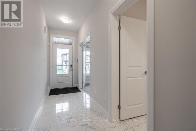 Photo du bâtiment - 7482 Sherrilee Cres