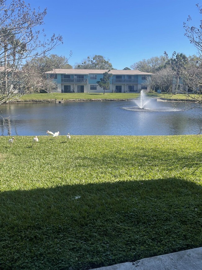 Building Photo - 650 W Pope Rd