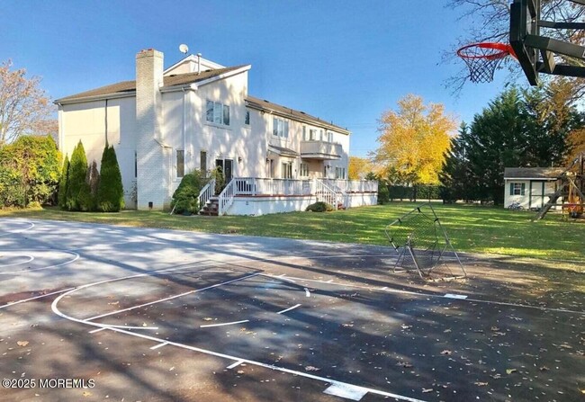 Building Photo - 5 Valley Forge Rd