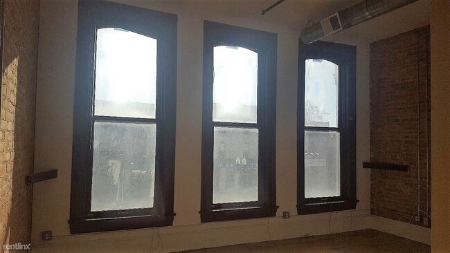 Building Photo - 1 br, 1 bath  - 208 W Michigan Ave Apt 2I