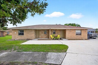 Building Photo - 402 Big Cedar Way