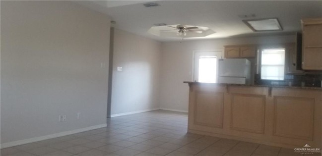 Building Photo - 609 Pebble Creek