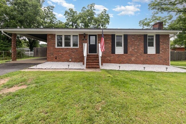 Foto del edificio - 203 Pecan Ln