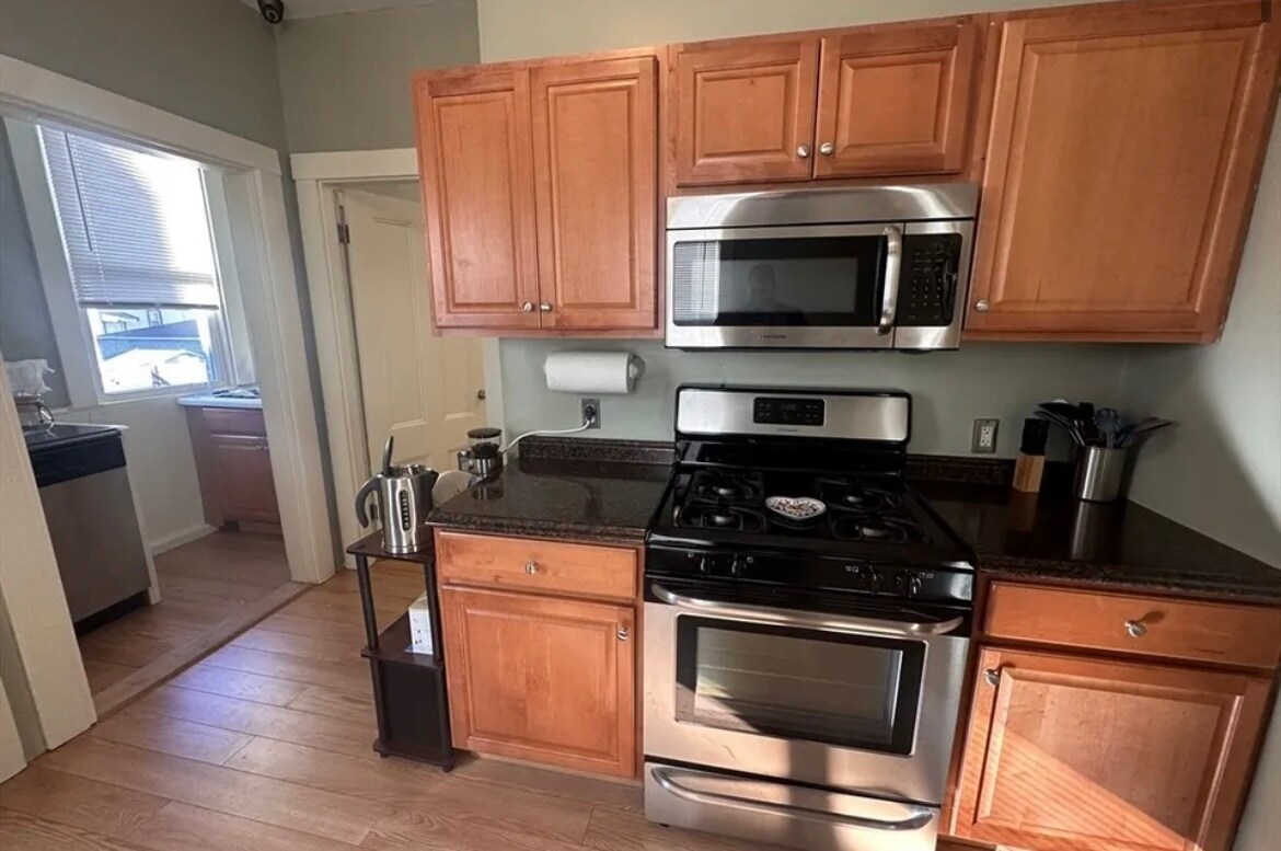 Foto principal - 374 Highland Ave