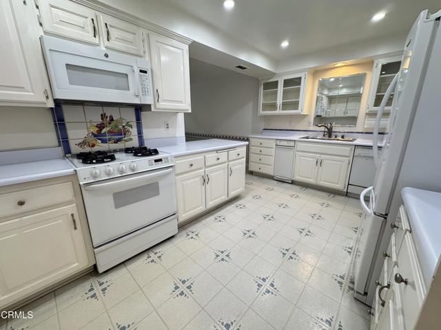 Foto del edificio - 534 N Oak Knoll Ave