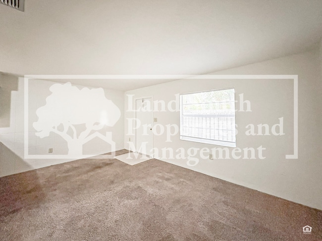 Foto del edificio - 815 W Carole St