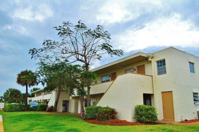 Foto del edificio - 4670 NE 5th Ave