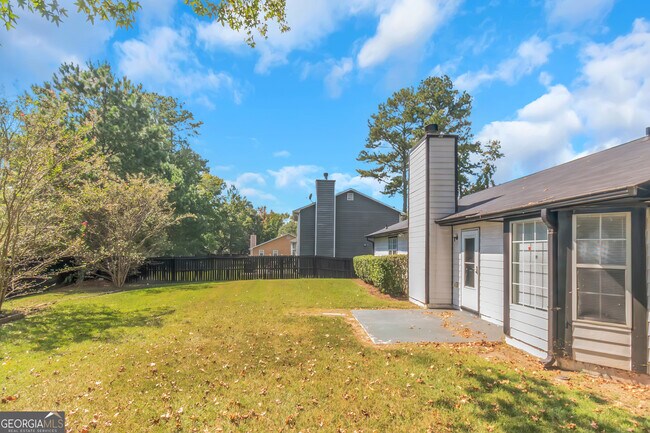 Foto del edificio - 1331 Misty Ridge Ct