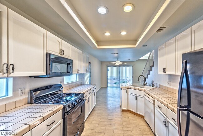 Foto del edificio - 8701 Harwich Ave