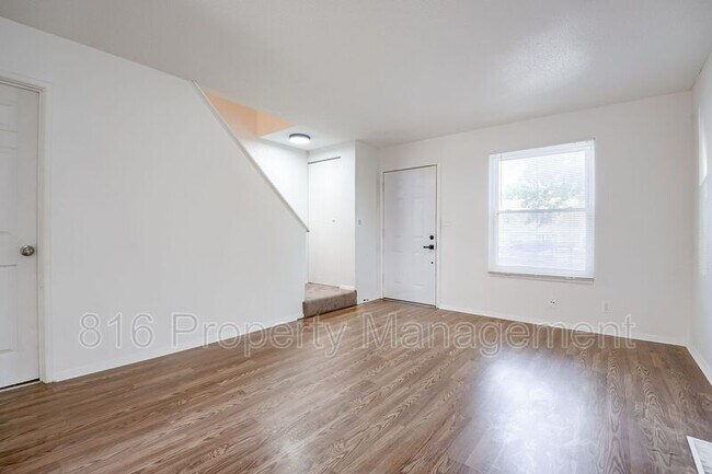 Building Photo - 9424 Reeder Ave