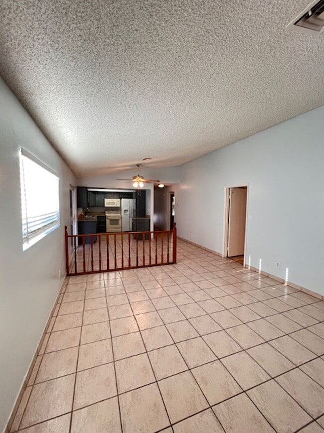 Building Photo - SIngle Story - Two Car Garage Summerlin Area