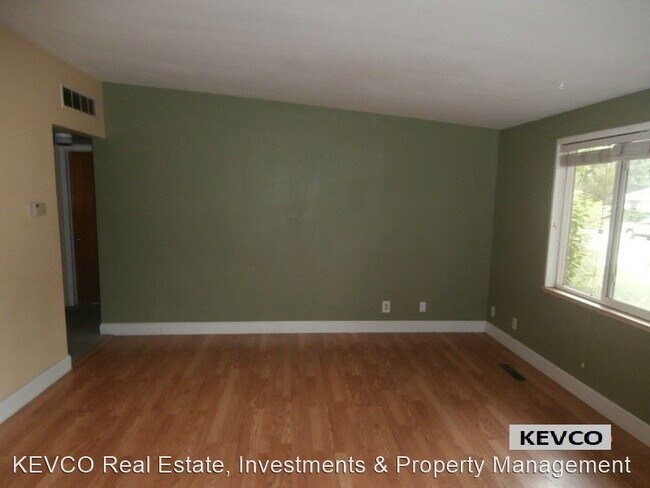 3 br, 1 bath House - 822 Balsam Ln photo'