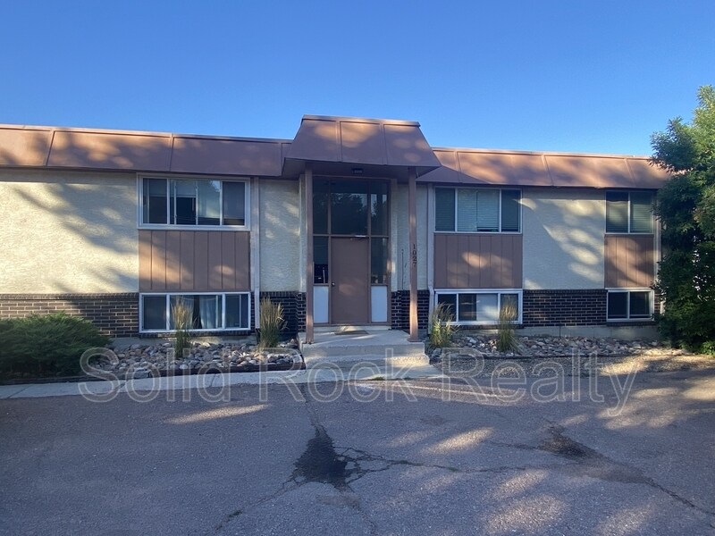 1027 Westmoreland Rd Unit 2, Colorado Springs, CO 80907 Condo for