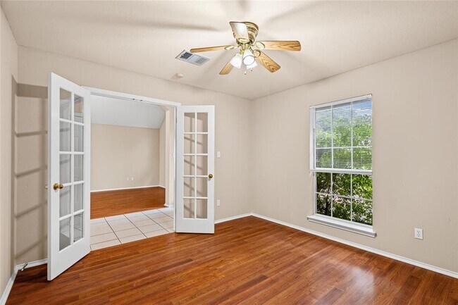 Foto del edificio - 716 Meadow View Dr