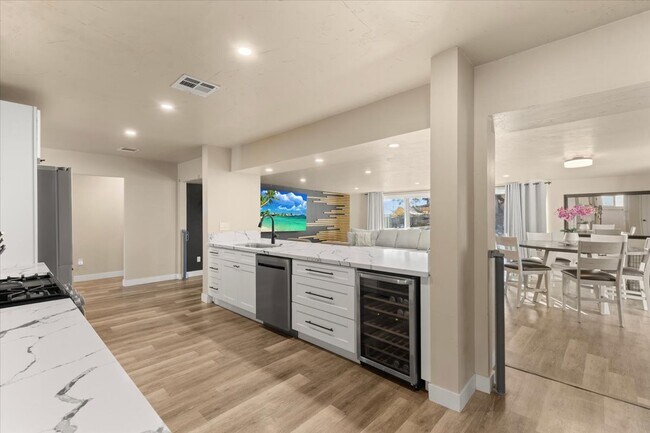 Foto del edificio - 1540 Souvenir Dr