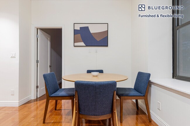 Building Photo - 488 7th Ave