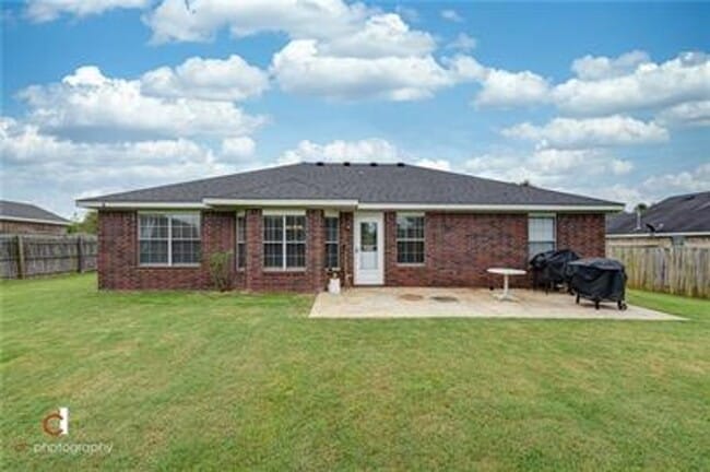 Building Photo - Cozy home close to Centerton Blvd