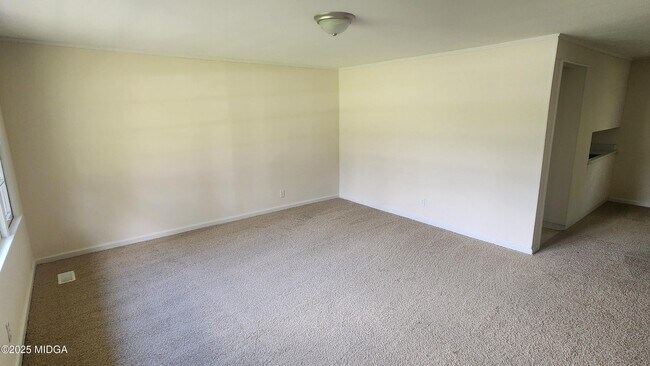 Building Photo - 2304 Danbury Dr