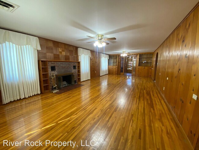 Foto del edificio - 4 br, 2 bath House - 1450 12th St N
