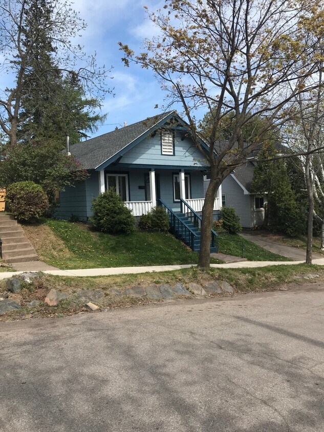 610 N 18th Ave E, Duluth, MN 55812 House for Rent in Duluth, MN