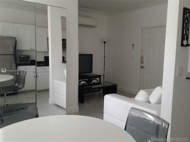 Building Photo - 1619  Lenox Ave 20 Miami Beach Fl 33139
