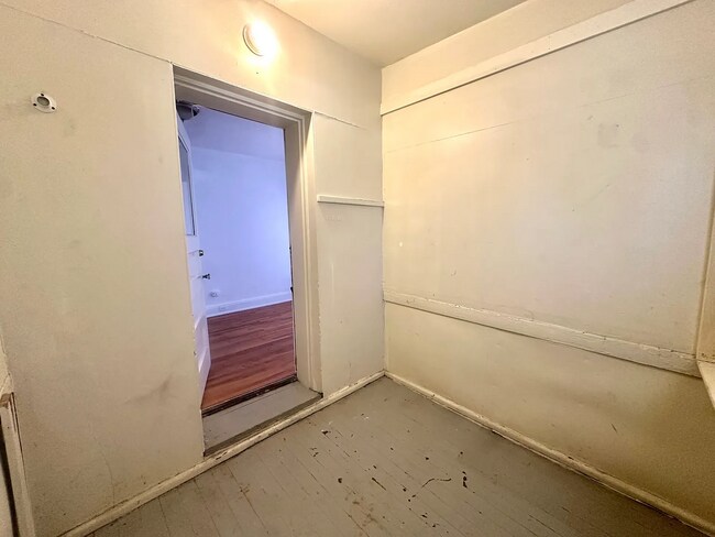 Building Photo - 3865 Alberta St