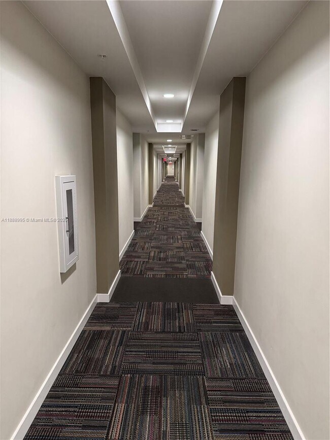 Foto del edificio - 7875 NW 107th Ave