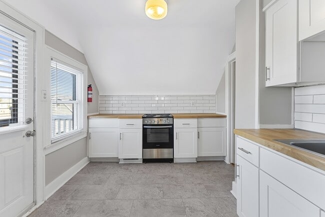 Foto del edificio - 1126 Cedar St