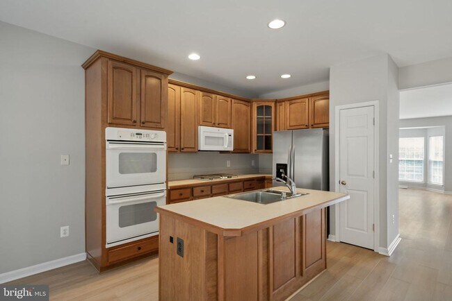 Foto del edificio - 1026 Longview Ln