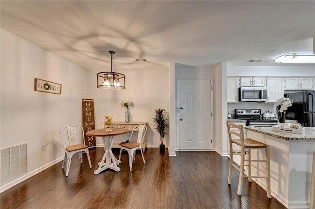 Foto del edificio - 2 Bedroom 2 Bath in Buckhead