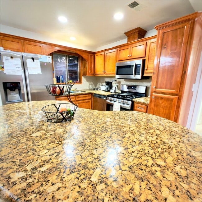 Building Photo - 6406 Tall Willow Dr