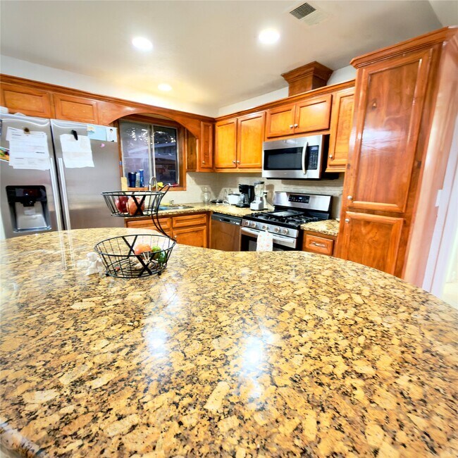 Foto del edificio - 6406 Tall Willow Dr