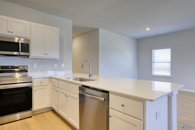 Building Photo - 108 Karenlee Cir
