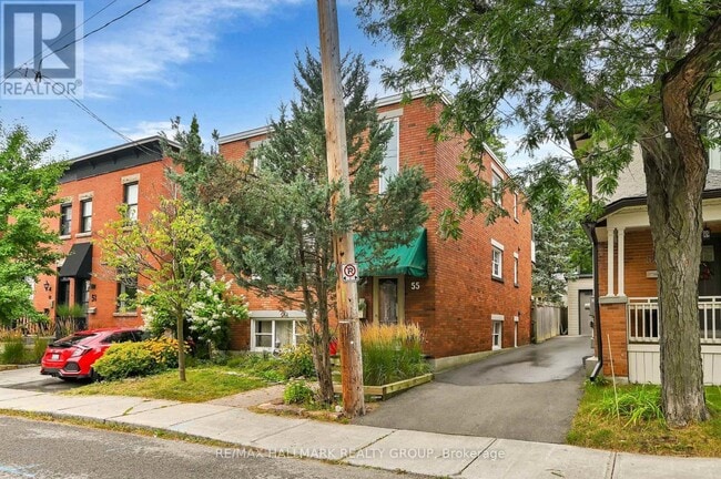 Building Photo - 55 Ivy Crescent