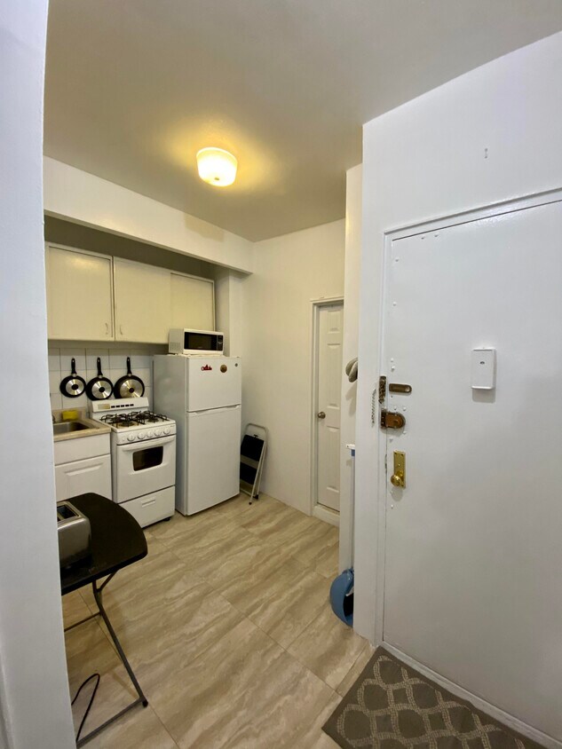 Foto del edificio - 347 E 78th St