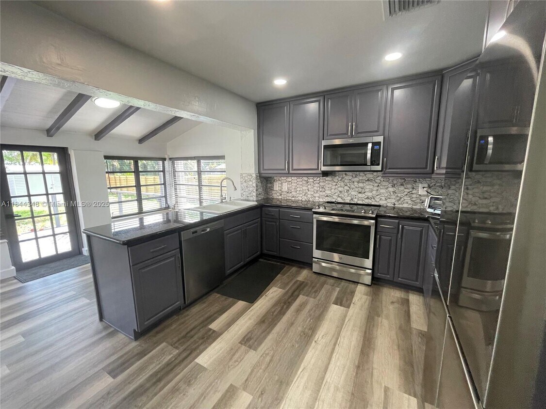 Foto principal - 1435 Wiley St