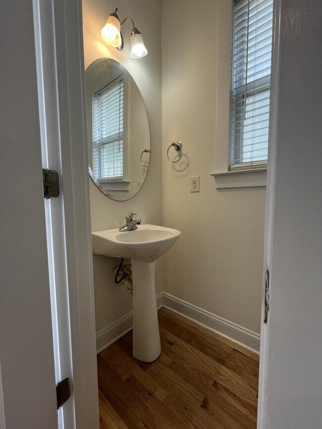 Building Photo - 527 Dubois Court