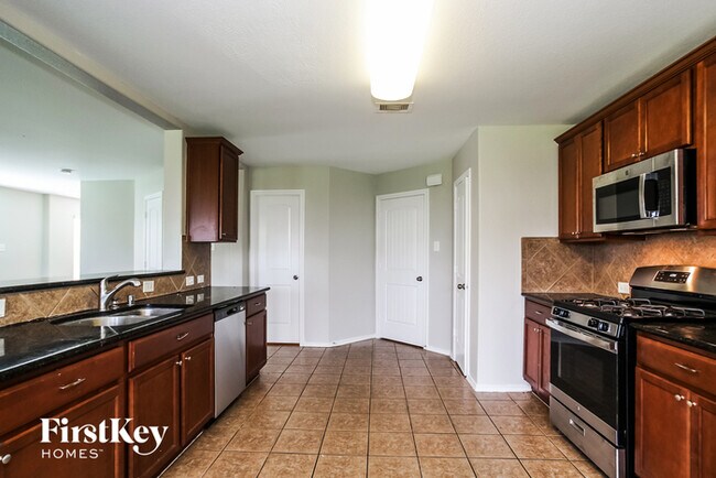 Foto del edificio - 4315 Amaryllis Ave