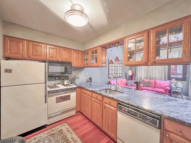 Building Photo - 20 Augusta Dr