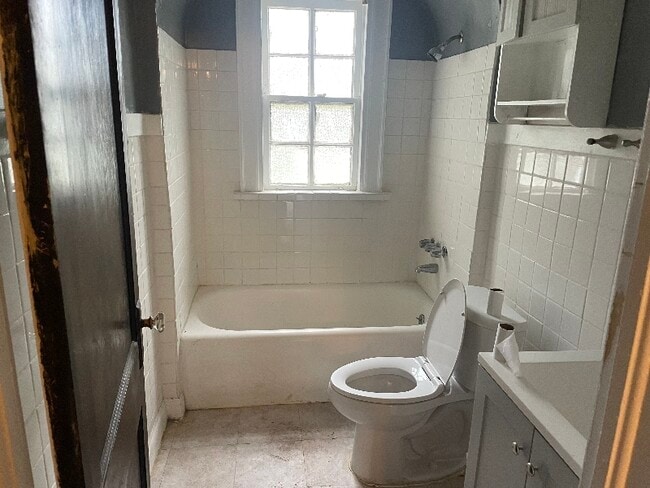 Building Photo - 438 Earl Pl