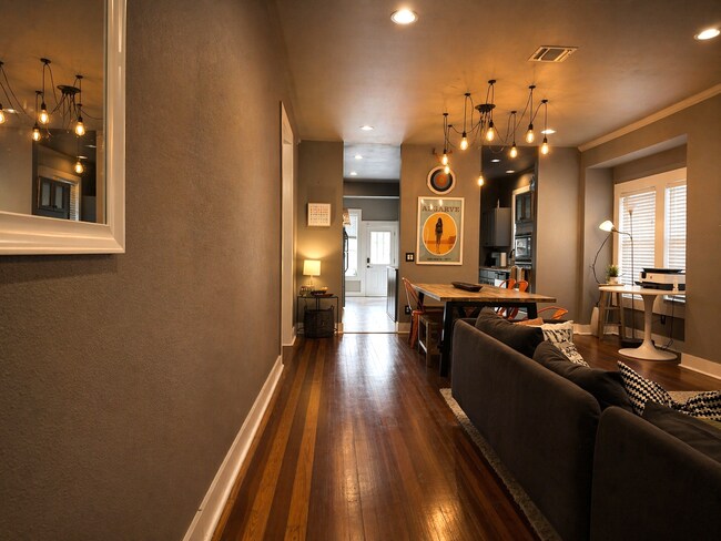 Foto del edificio - 326 Queen Anne Ct