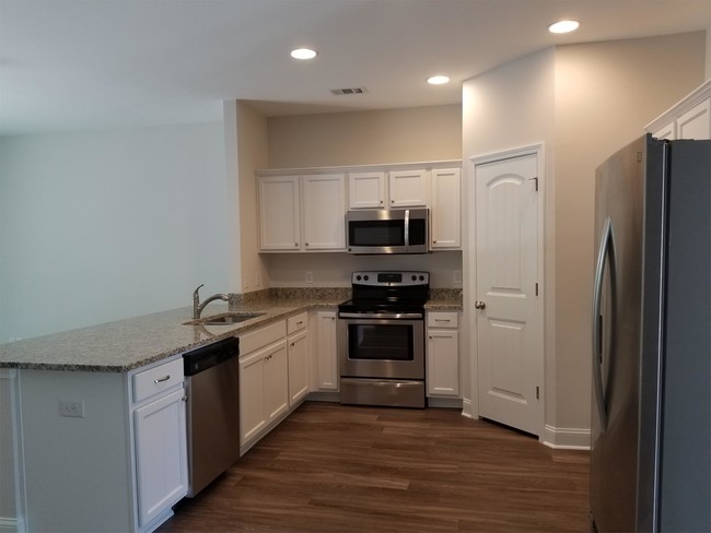 Foto del edificio - 705 Ferguson Ln
