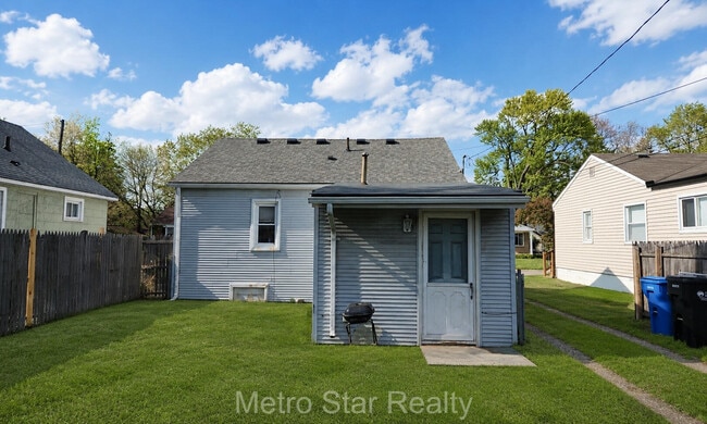 Building Photo - 353 W Brockton Ave