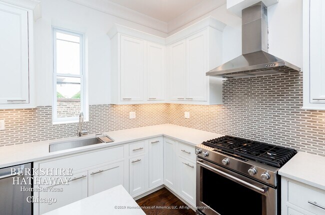 Foto del edificio - 2026 N Sheffield Ave