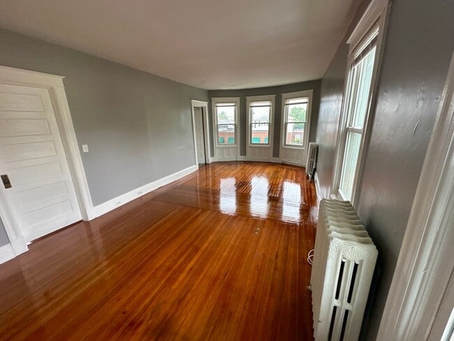 Building Photo - 374 3rd Ave